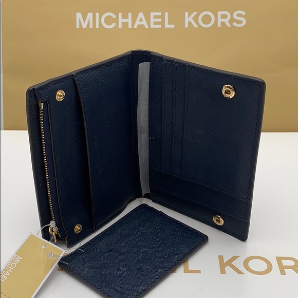 MICHAEL KORS JET SET TRAVEL MD CARRYALL W CRDCSE - Picture 11 of 16